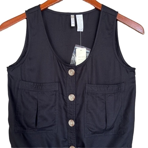 Japna Black Button Down Front Knot Tie Sleeveless Cropped Top NWT - Picture 2 of 7